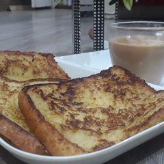 A picture of French Toast.