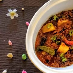 A picture of Qeema Aloo.