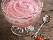 Una foto di mousse alla frutta