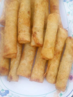 A picture of Spring rolls.