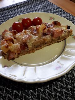 Pizza teljes kiőrlésű liszttel recept fotója