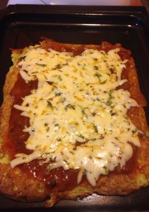 Una foto de Pizza con masa de brócoli