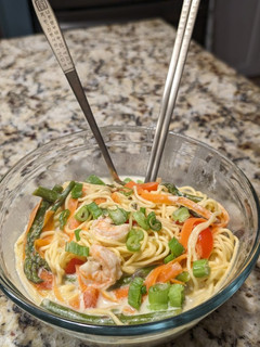 A picture of Green curry shrimp soup.