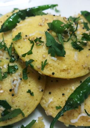 A picture of Idli Dhokla.