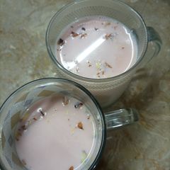 A picture of Kashmiri tea(pink).