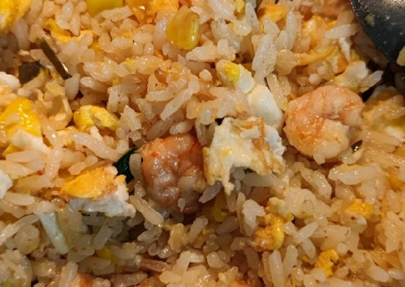 Nasi goreng udang daun jeruk