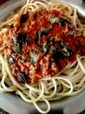 Espaguettis con Carne Molida y Albahaca