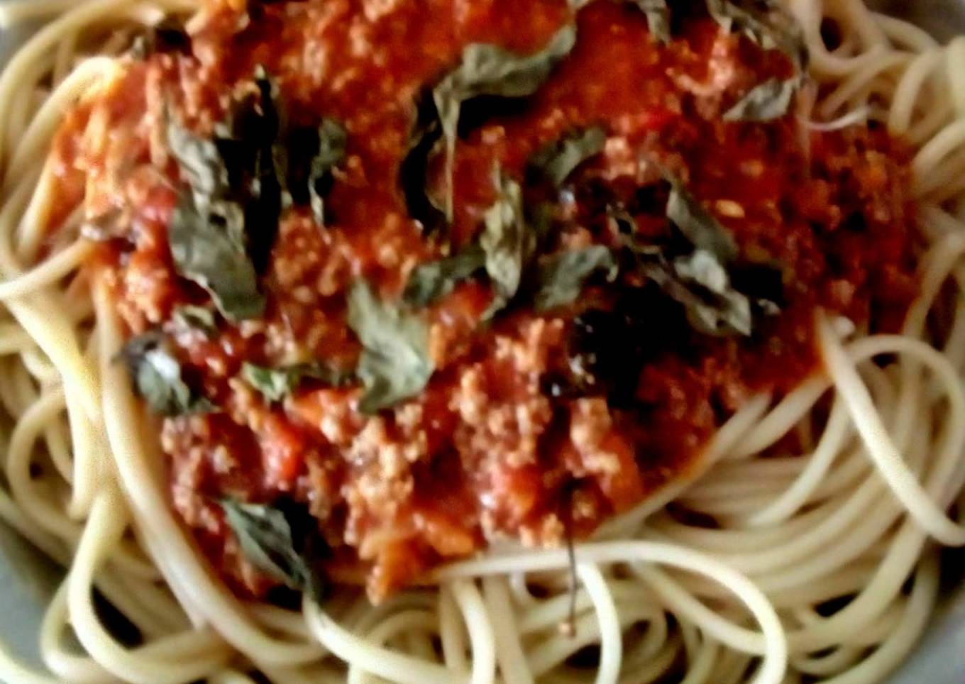 Espaguettis con Carne Molida y Albahaca