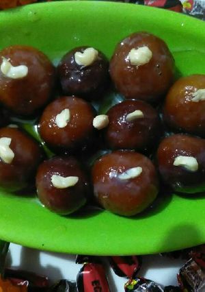 ब्रेड गुलाब जामुन (Bread gulab jamun recipe in hindi) रेसिपी मुख्य फोटो