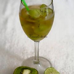 Kiwi green tea cooler A picture of Kiwi green tea cooler.