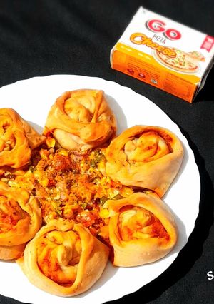 A picture of Pizza Hut Style Momo Pizza.