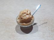 Una foto de helado de albaricoque
