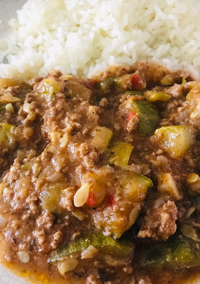 Una foto de Guiso de carne molida y zapallitos