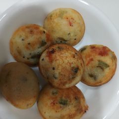 A picture of Suji appe.