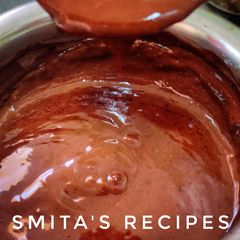 Chocolate sauce A picture of Chocolate sauce.