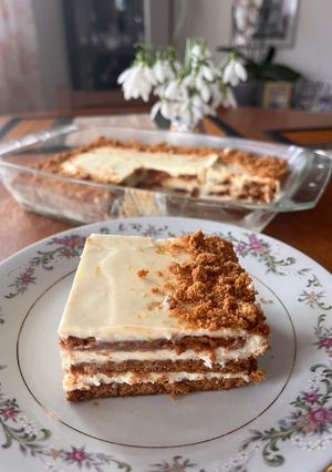 Keksztorta sűrített tejes és tejszínes krémmel 🍋🍰 recept fotója