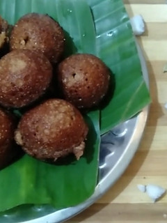 உன்னியப்பம் (கருப்பட்டி நெய்யப்பம்) (Unniappam recipe in tamil) செய்முறை முக்கிய புகைப்படம்