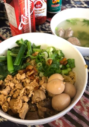 A picture of Mie Ayam Special.