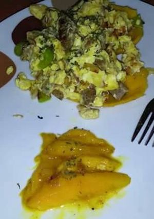 Una foto de Revoltillo en salsa de mango