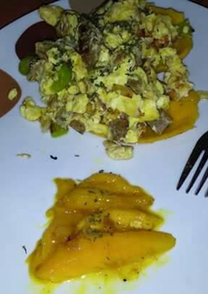 Una foto de Revoltillo en salsa de mango