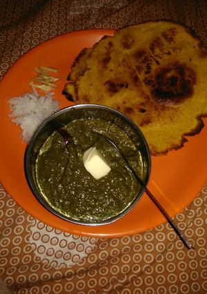 A picture of Makke ka paratha sarso ka saag.