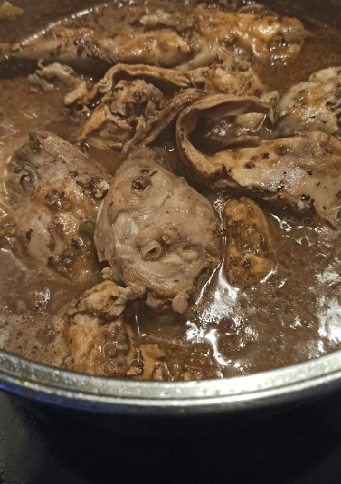 Una foto de Conejo en salsa de chocolate