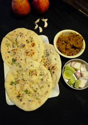 A picture of Tawa Garlic Butter Naan.