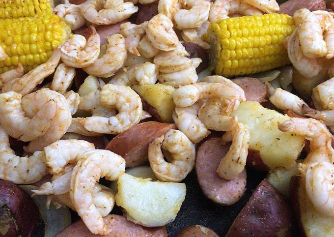 Easy Yummy Mexico Food Sheet pan shrimp boil