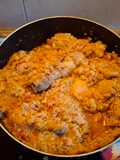 Guiso de muslos de pollo con quinoa y verduras