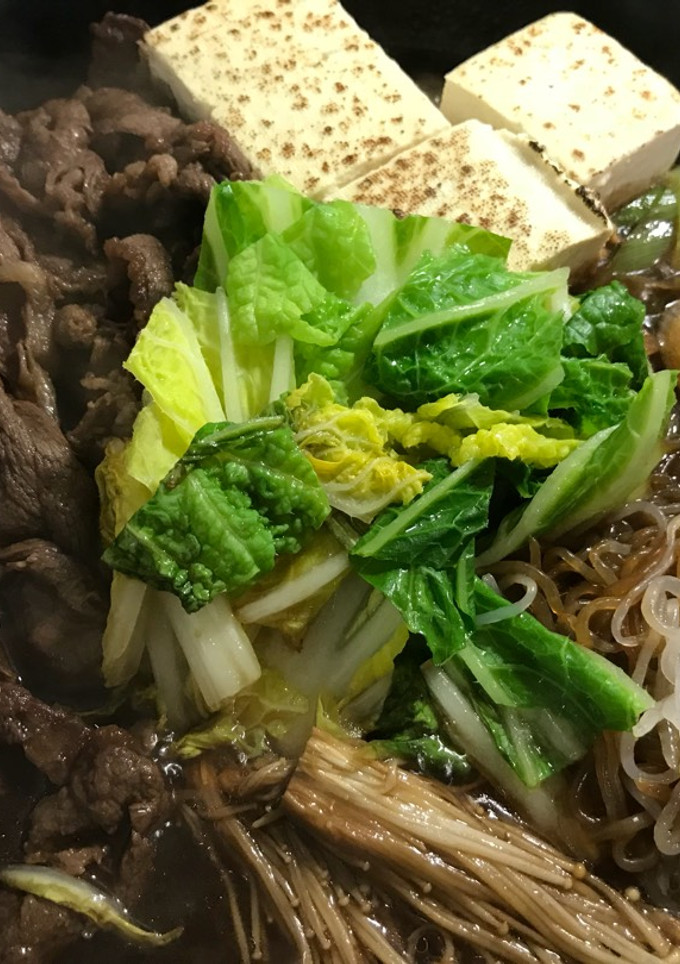Una foto de Sukiyaki すき焼き (Kansai versión)