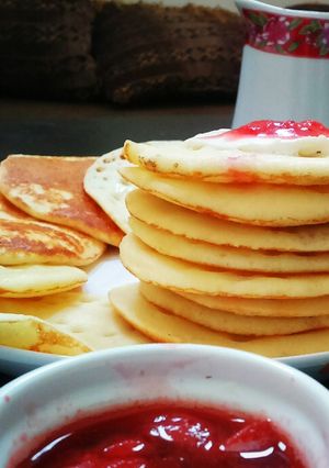 A picture of Mexican pancakes or Muffles.