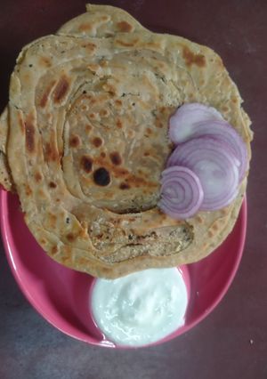 A picture of Garlic Parotta.
