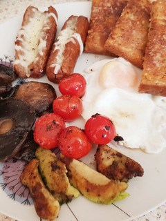 A picture of My Garlic Mushroom & stuffed Sausage Brunch.😀.
