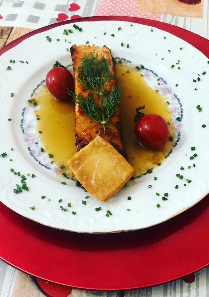 Una foto de Salmón en salsa a la miel