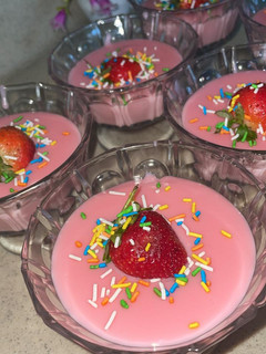 صورة لوصفة مهلبية فراولة 🍓🍨