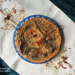 A picture of ساگ والا پراٹھا.