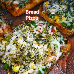 A picture of Bread Pizza on Tava.
