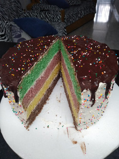 Una foto de Torta arcoíris