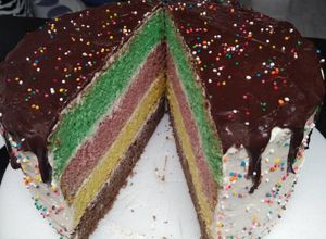 Una foto de Torta arcoíris