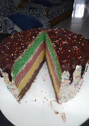 Una foto de Torta arcoíris