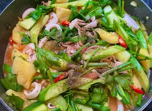 Hình của món 🦑 Mực xào chua ngọt.