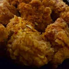 A picture of KFC style chicken popcorn.