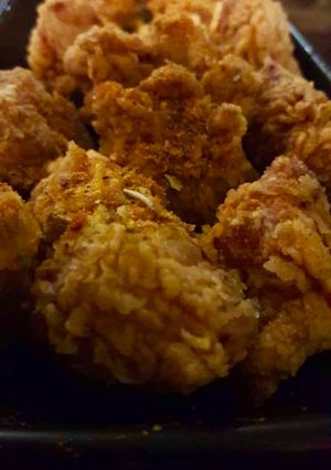 A picture of KFC style chicken popcorn.
