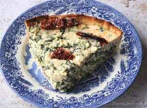 Foto de Tarte de Requeijão com Tomate Seco e Espinafres