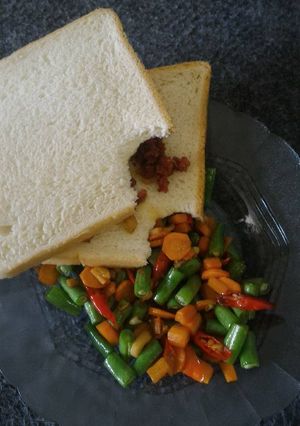 Foto resep Oseng buncis plus roti isi kornet