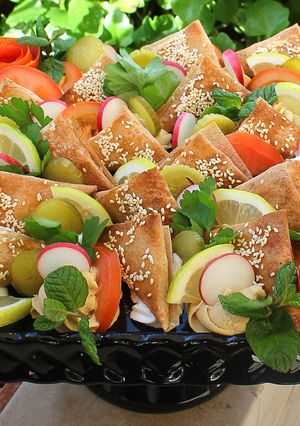 A picture of Chicken Shawarma Triangles.
