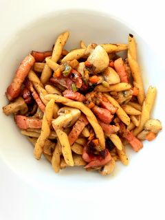 Foto di Trofie con pancetta croccante e funghi
