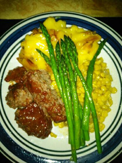 A picture of Meatloaf w/Chili Sauce.