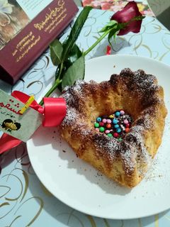 عکسی از دستور کیک اسفنجی گلاب و زعفران