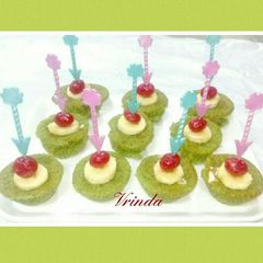 A picture of Spinach Banana Muffins.